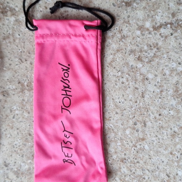 Betsey Johnson butterfly sunglasses - Picture 10 of 10